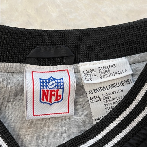 NFL Youth Pittsburgh Steelers Windbreaker Jacket - Picture 9 of 10